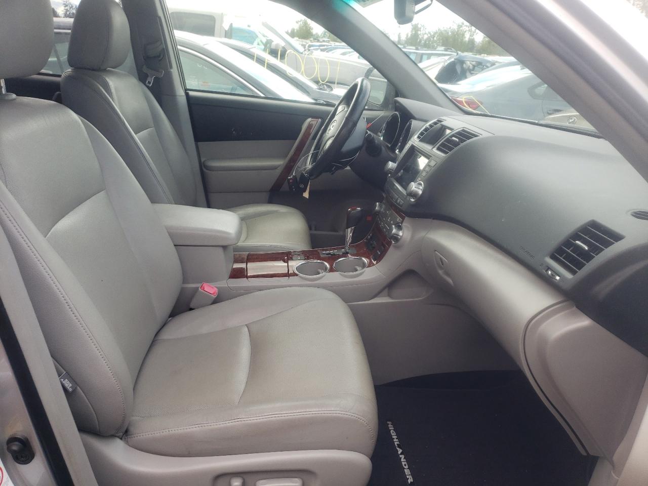 Photo 5 from auction – 2012 TOYOTA HIGHLANDER with VIN JTEDC3EH3C2006243