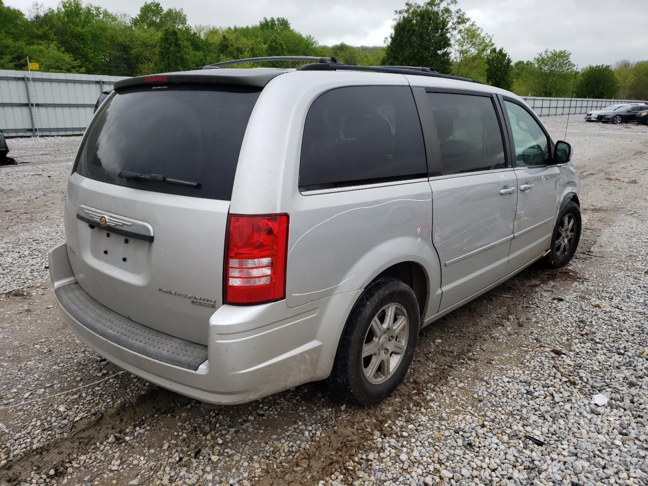 Photo 4 from auction – 2010 CHRYSLER TOWN & COU with VIN 2A4RR5D1XAR235827