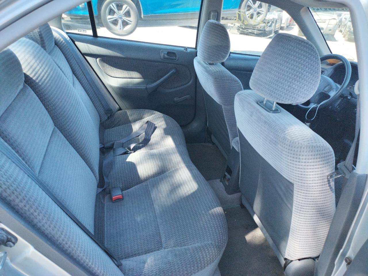 Photo 6 from auction – 2000 HONDA CIVIC BASE with VIN 2HGEJ6616YH577761
