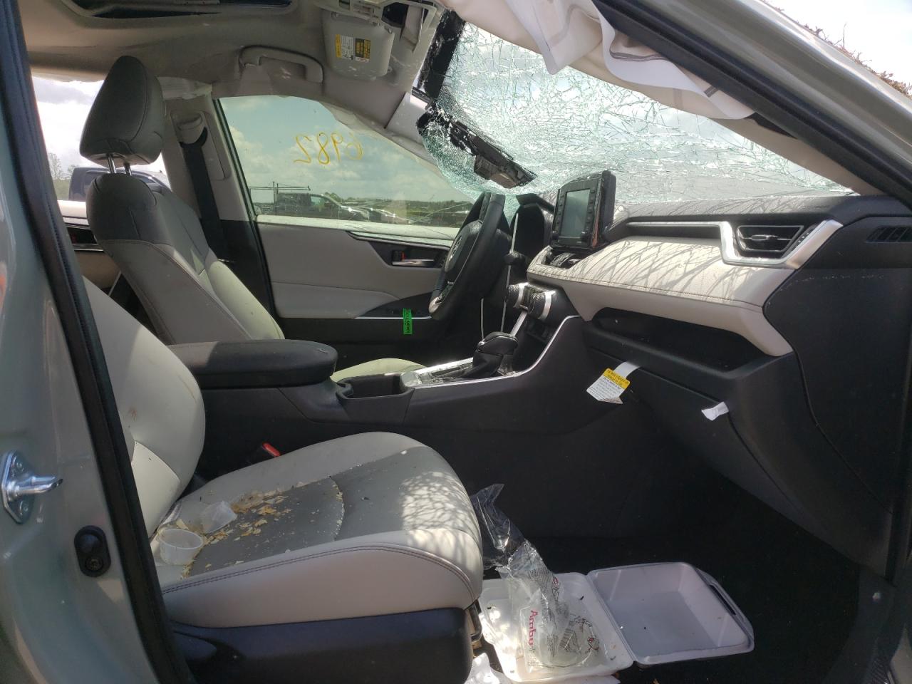 Photo 5 from auction – 2022 TOYOTA RAV4 with VIN JTMC1RFV8ND085932