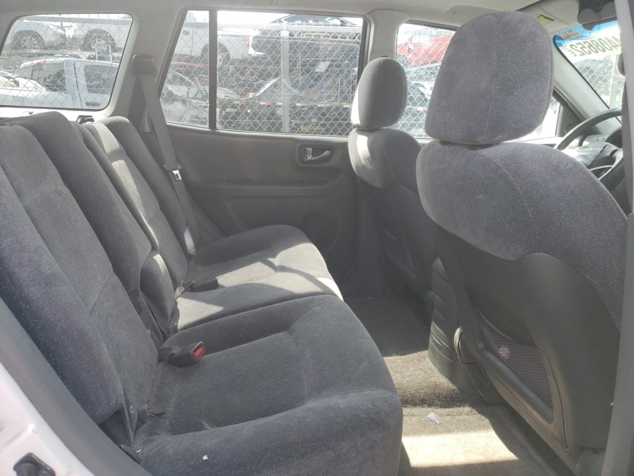 Photo 6 from auction – 2002 HYUNDAI SANTA FE G with VIN KM8SC13D82U321070