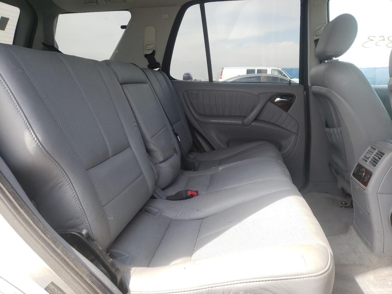 Photo 6 from auction – 2002 MERCEDES-BENZ ML 500 with VIN 4JGAB75E02A314607