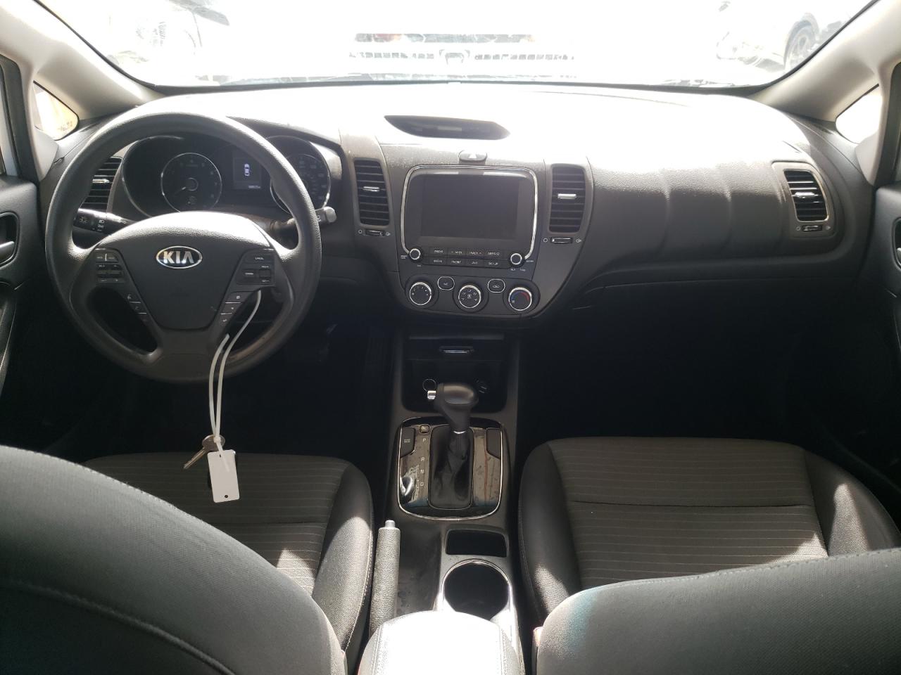 Photo 9 from auction – 2018 KIA FORTE LX with VIN 3KPFL4A70JE274294