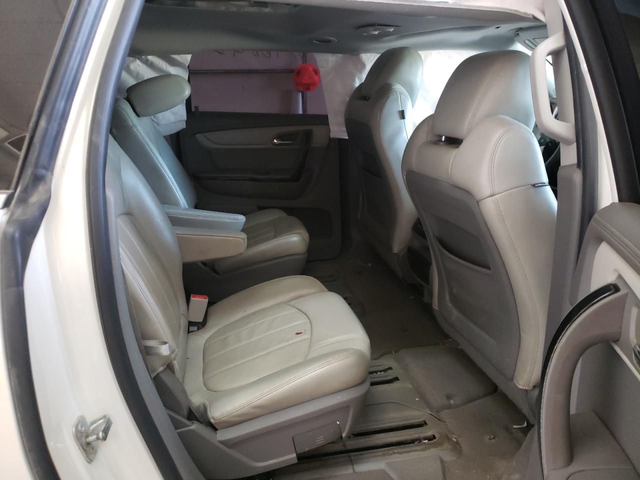 Photo 6 from auction – 2015 CHEVROLET TRAVERSE L with VIN 1GNKRJKD8FJ197174