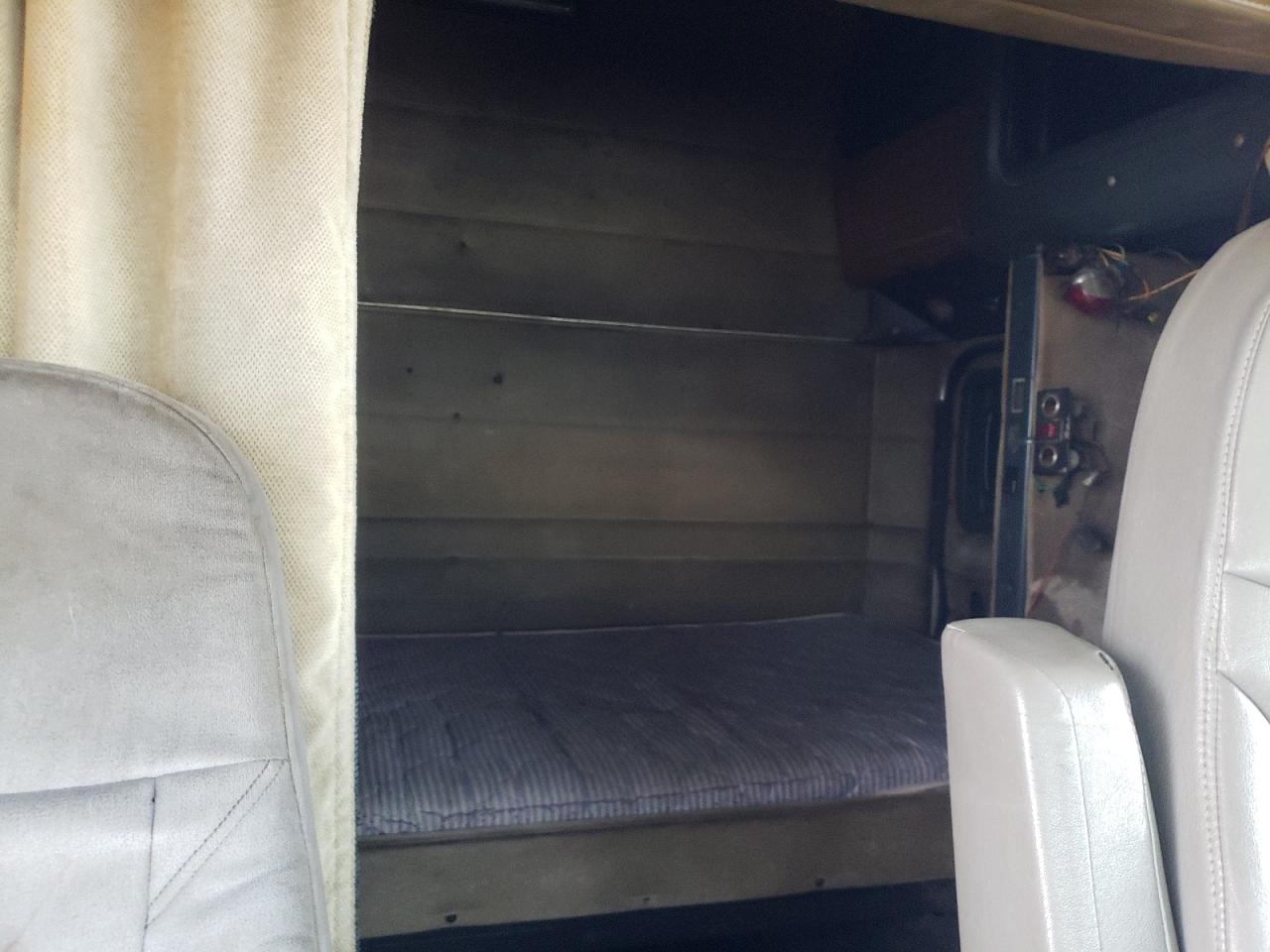 Photo 6 from auction – 1996 PETERBILT 379 with VIN 1XP5DB8X1TD396748