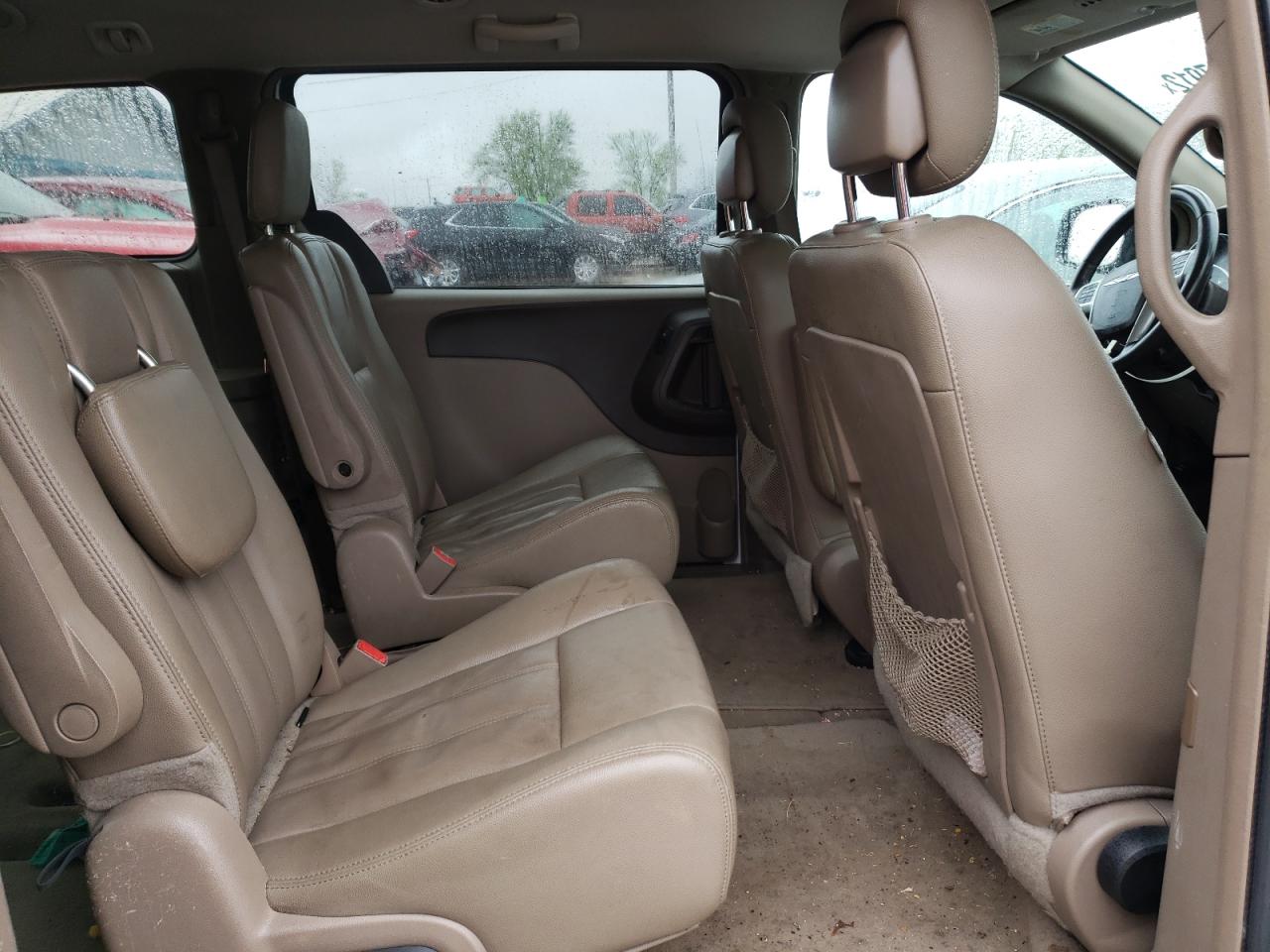 Photo 6 from auction – 2016 CHRYSLER TOWN & COU with VIN 2C4RC1BG0GR298368