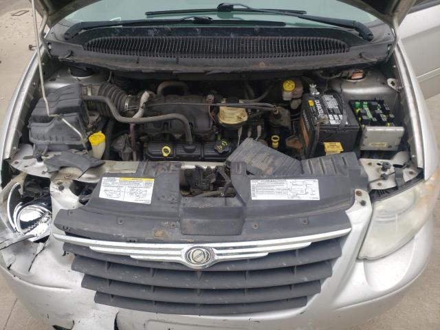 Photo 7 from auction – 2005 CHRYSLER TOWN & COU with VIN 2C4GP44RX5R321115