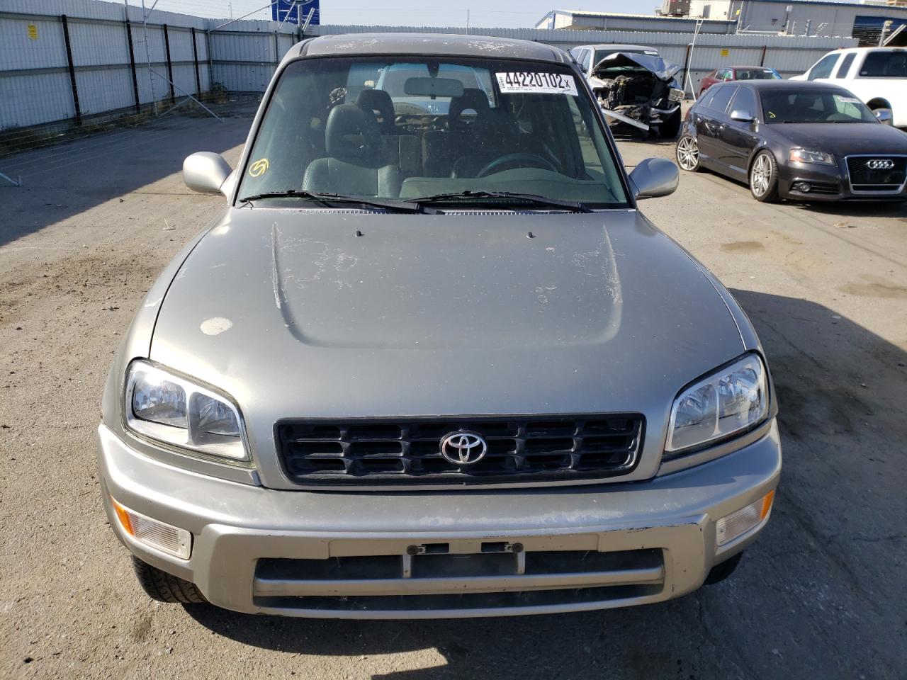 Photo 9 from auction – 1999 TOYOTA RAV4 with VIN JT3HP10V4X7125833