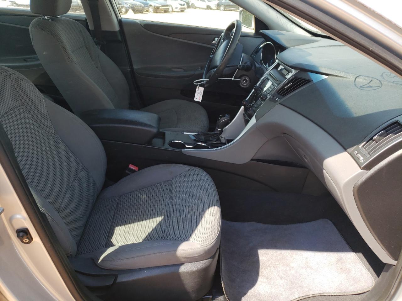 Photo 5 from auction – 2011 HYUNDAI SONATA GLS with VIN 5NPEB4AC5BH268497