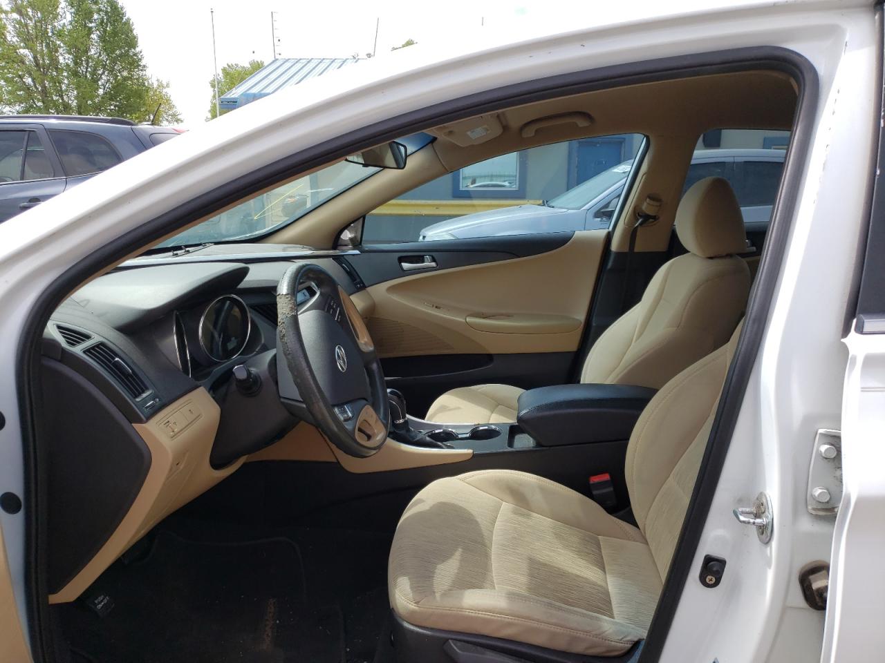 Photo 5 from auction – 2011 HYUNDAI SONATA GLS with VIN 5NPEB4AC9BH108512
