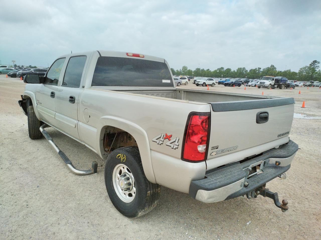 Photo 3 from auction – 2005 CHEVROLET SILVERADO with VIN 1GCHK23205F833680