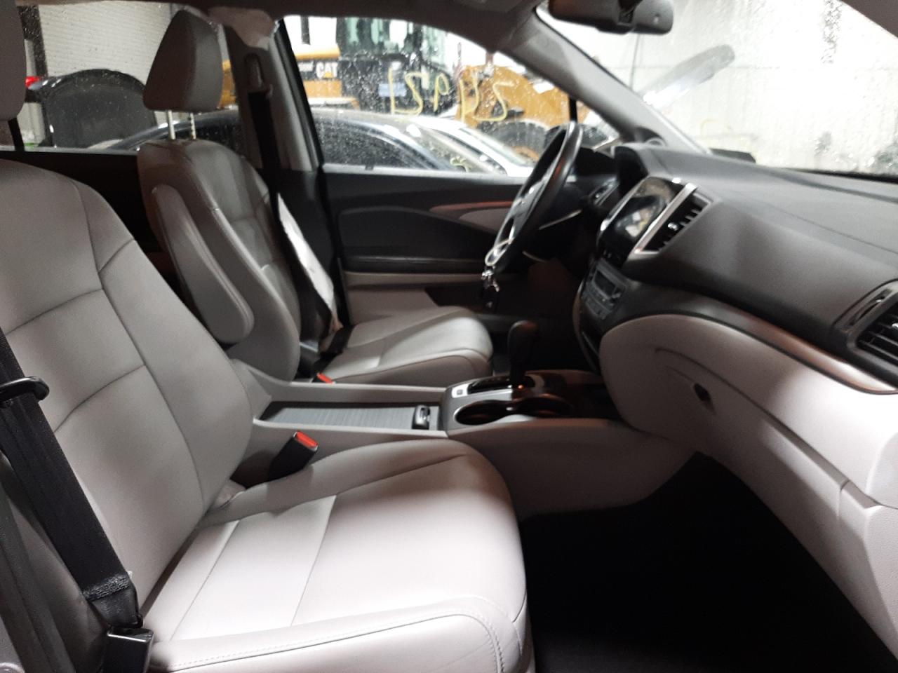 Photo 5 from auction – 2017 HONDA PILOT EXL with VIN 5FNYF6H59HB029529