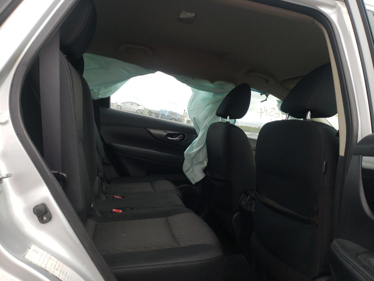 Photo 6 from auction – 2017 NISSAN ROGUE S with VIN KNMAT2MT4HP527604