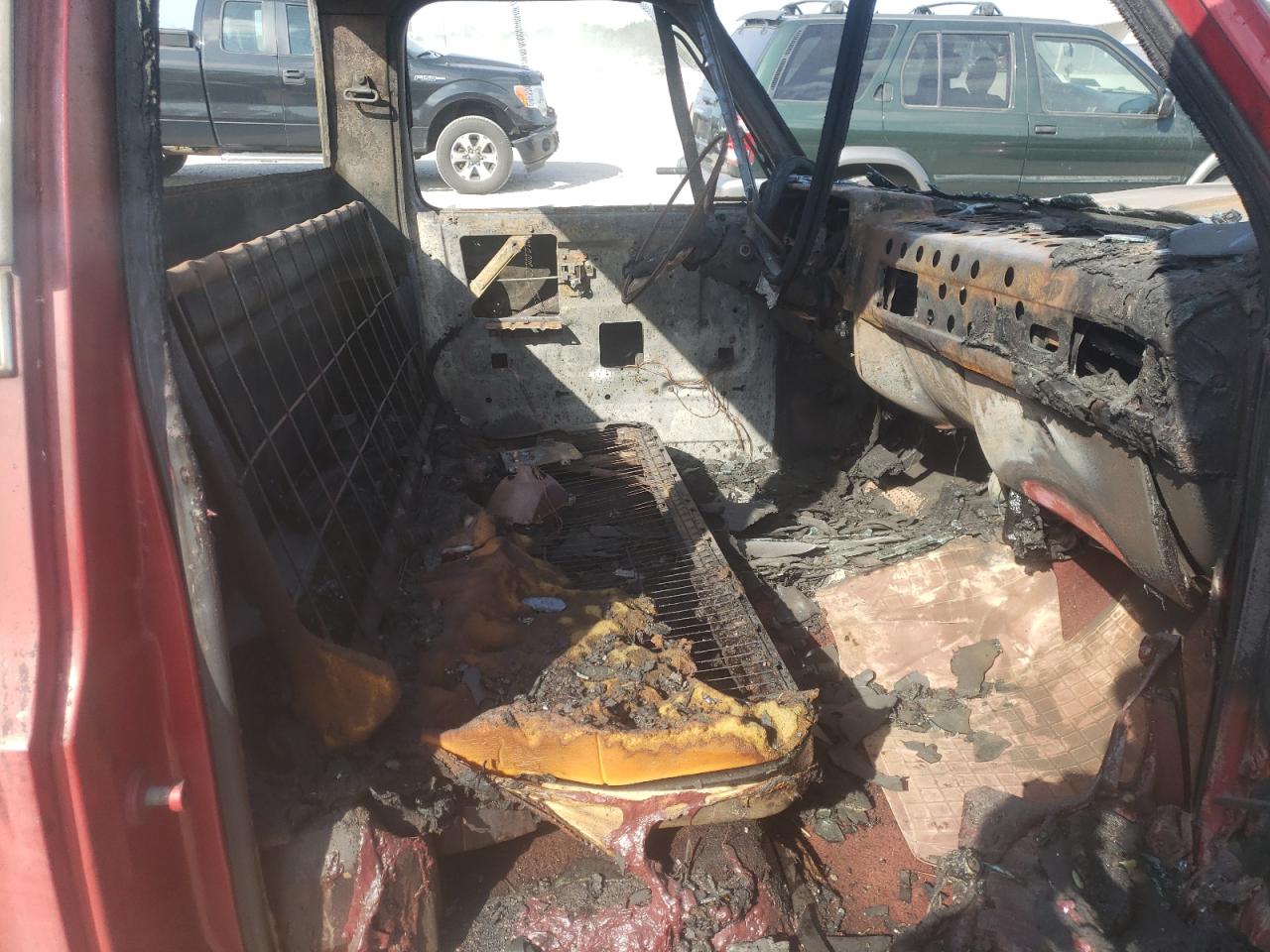 Photo 5 from auction – 1985 CHEVROLET C10 with VIN 2GCDC14H5F1165506