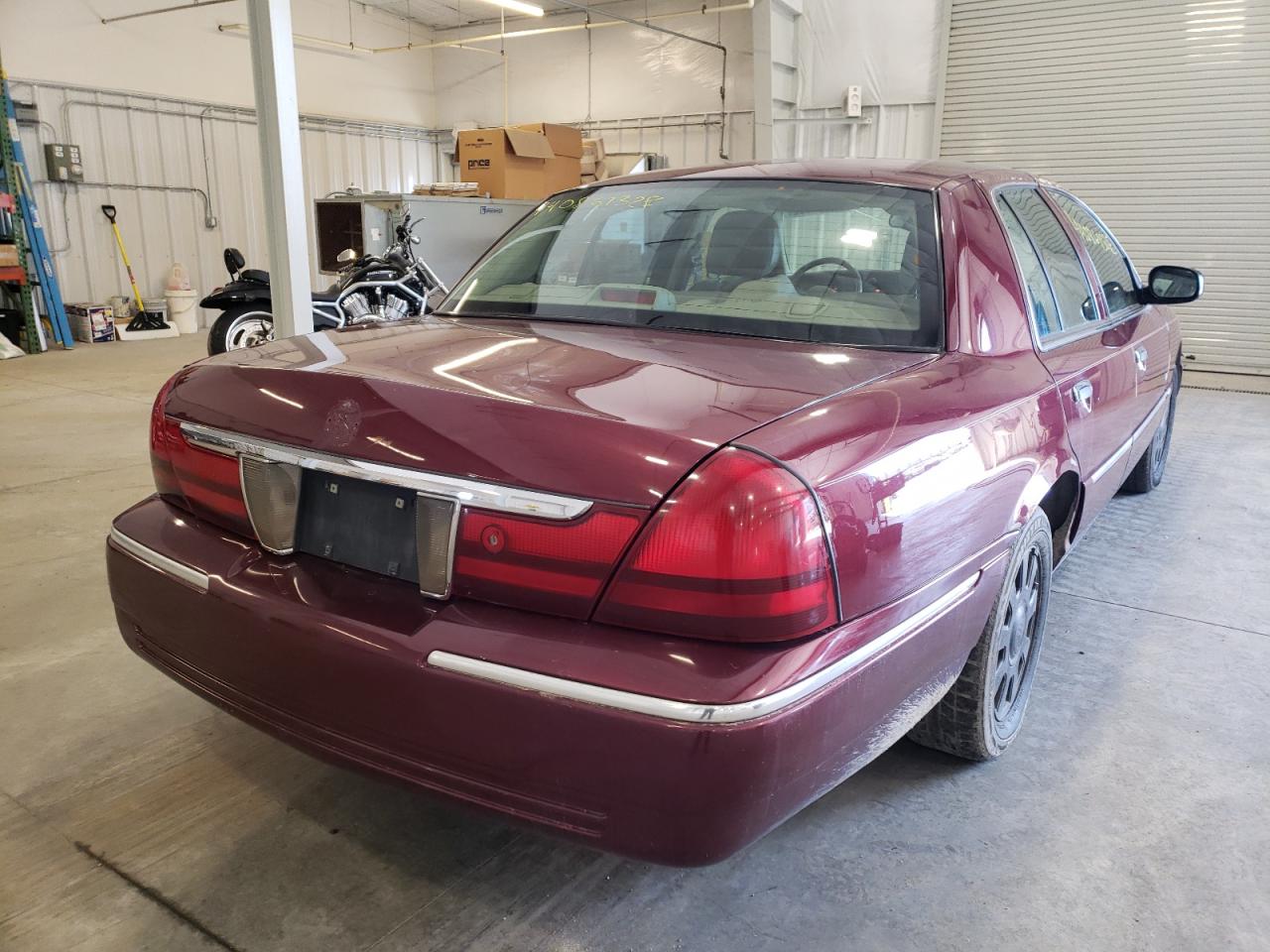 Photo 4 from auction – 2004 MERCURY GRAND MARQ with VIN 2MEFM75W24X671583