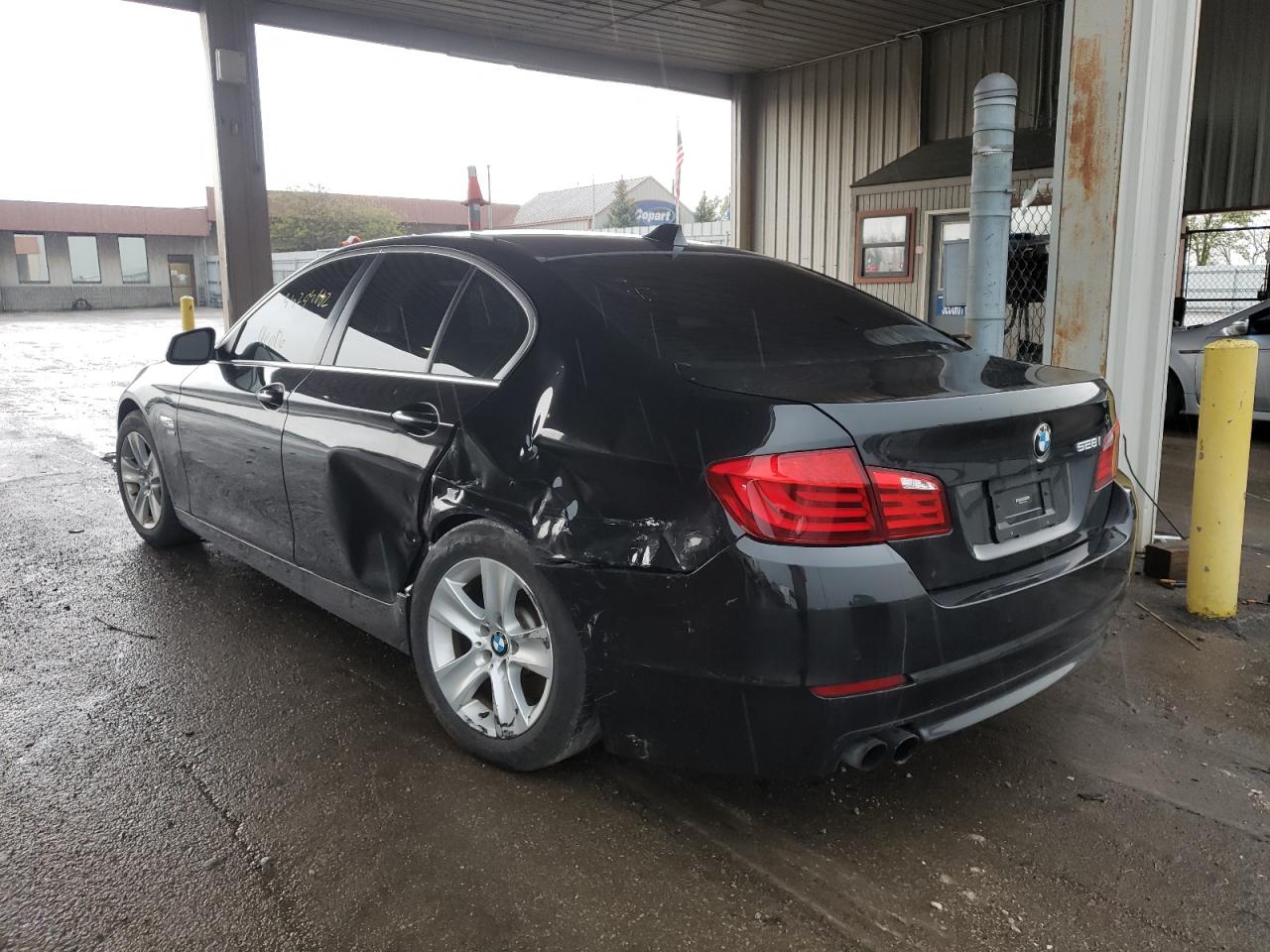 Photo 3 from auction – 2012 BMW 528 XI with VIN WBAXH5C58CDW10007