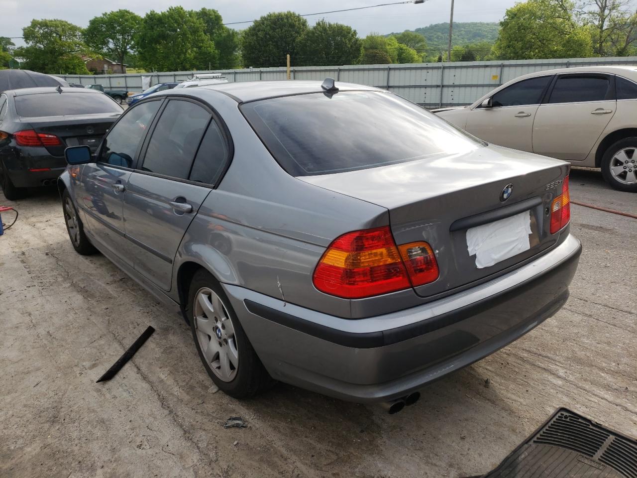 Photo 3 from auction – 2005 BMW 325 XI with VIN WBAEU33435PR15933