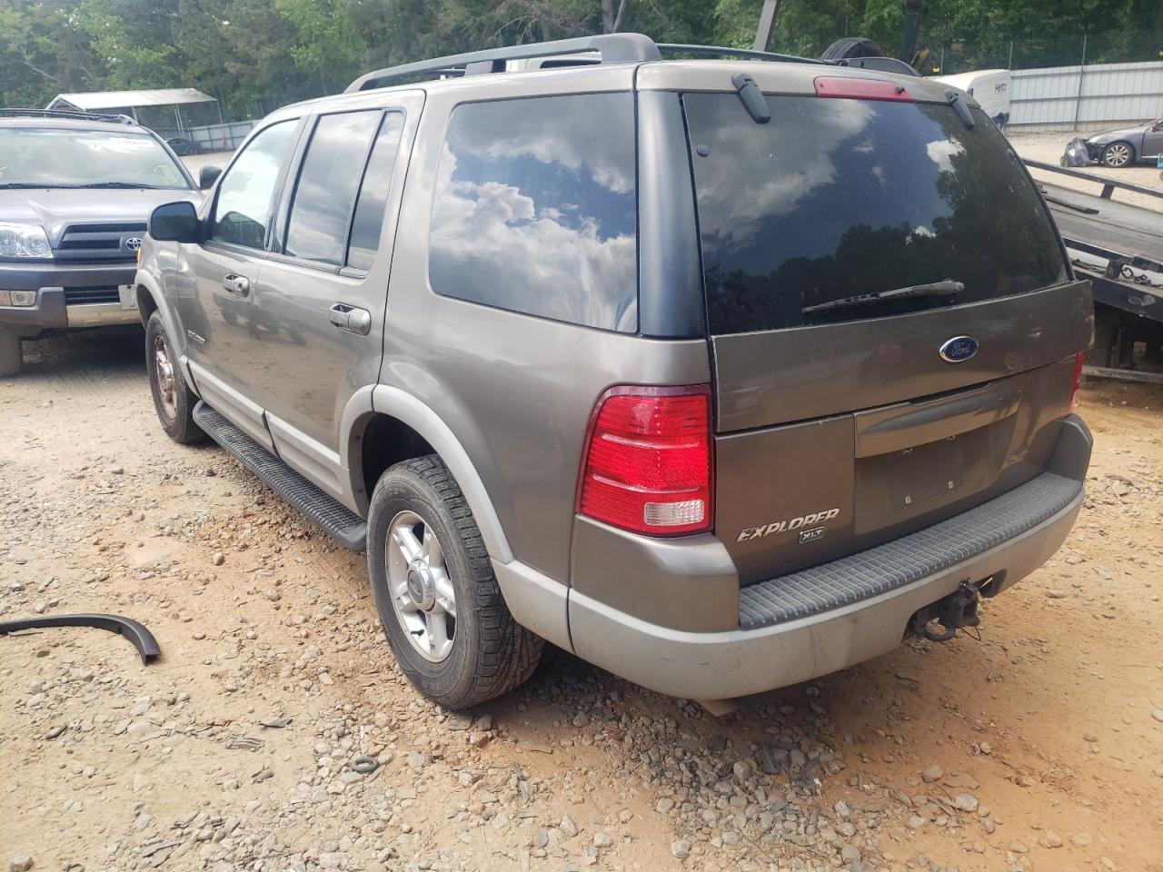Photo 3 from auction – 2002 FORD EXPLORER X with VIN 1FMZU63E62UC20546