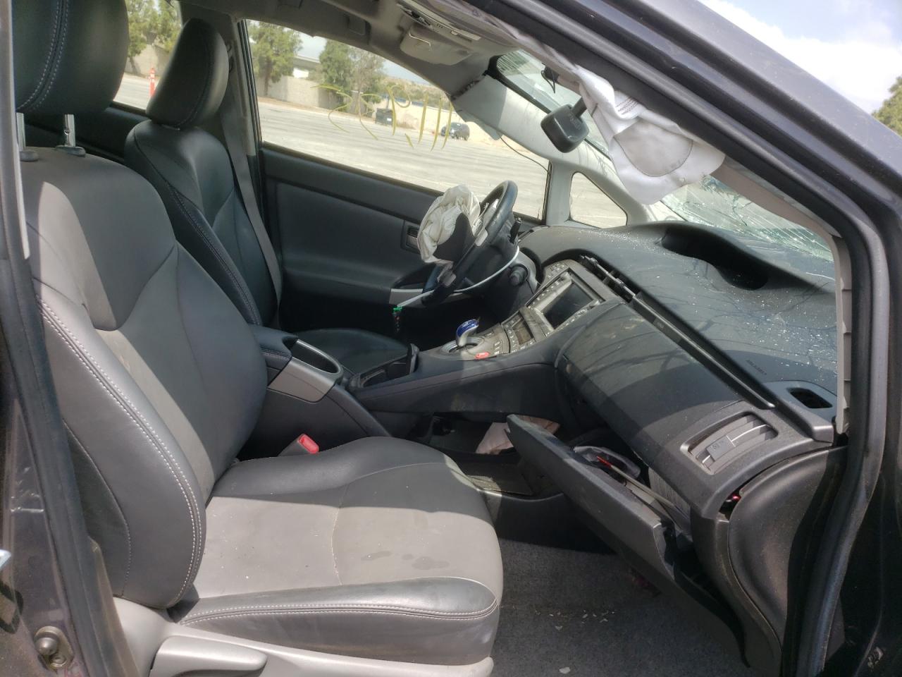 Photo 5 from auction – 2013 TOYOTA PRIUS with VIN JTDKN3DU5D5664165