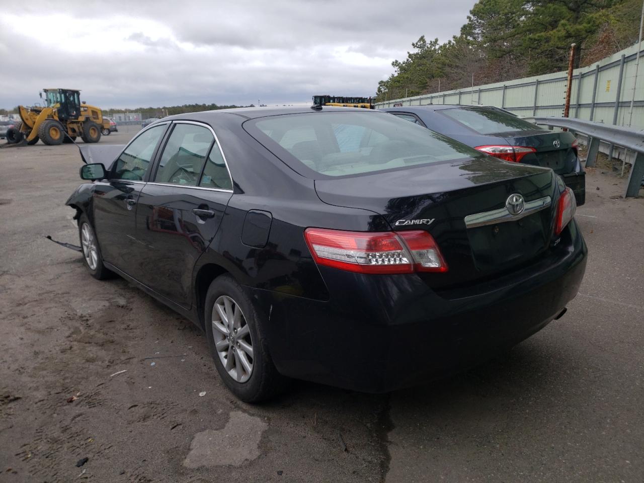 Photo 3 from auction – 2011 TOYOTA CAMRY BASE with VIN 4T1BF3EK6BU177453
