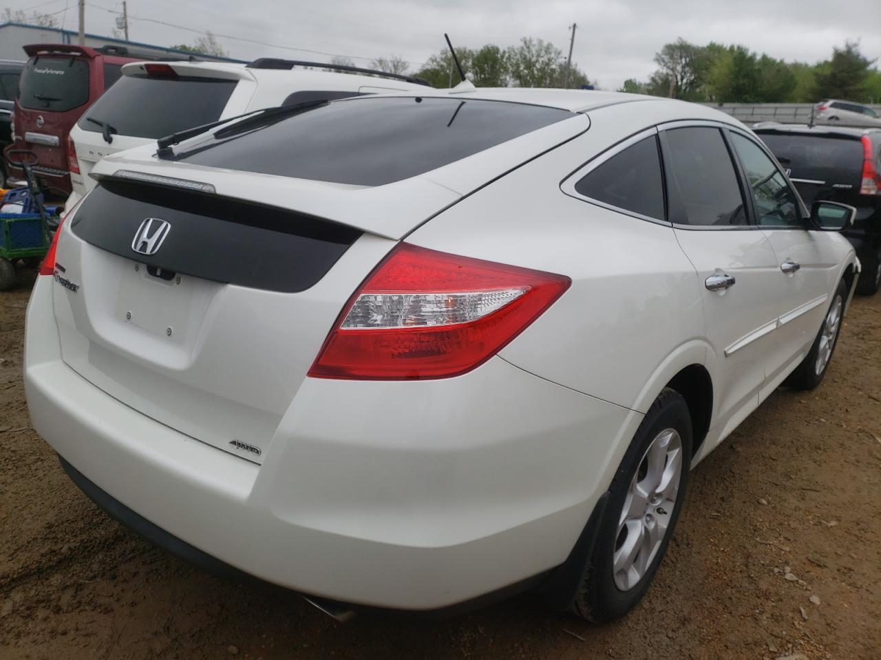 Photo 4 from auction – 2011 HONDA ACCORD CRO with VIN 5J6TF2H50BL000079