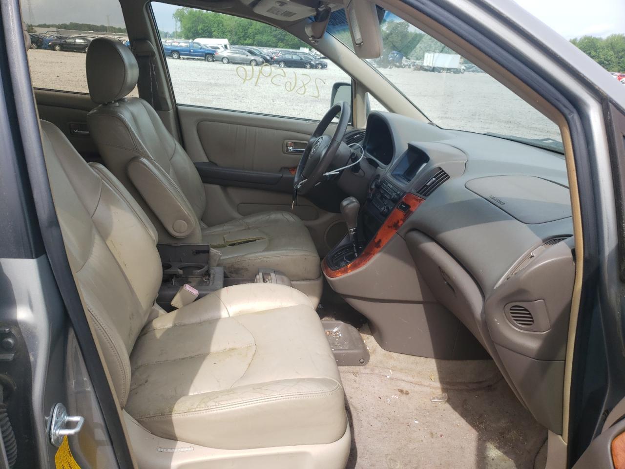 Photo 5 from auction – 2001 LEXUS RX 300 with VIN JTJHF10U010195977
