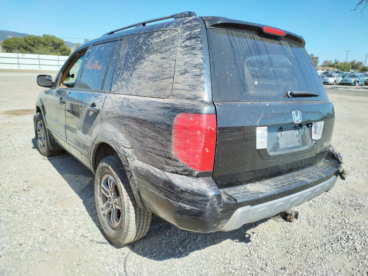 Photo 3 from auction – 2005 HONDA PILOT EXL with VIN 5FNYF18605B053936