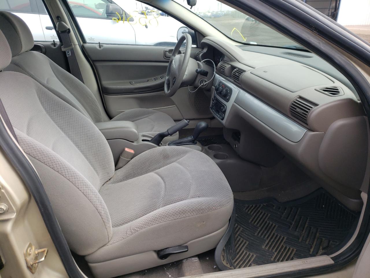 Photo 5 from auction – 2005 CHRYSLER SEBRING with VIN 1C3EL56R45N686297