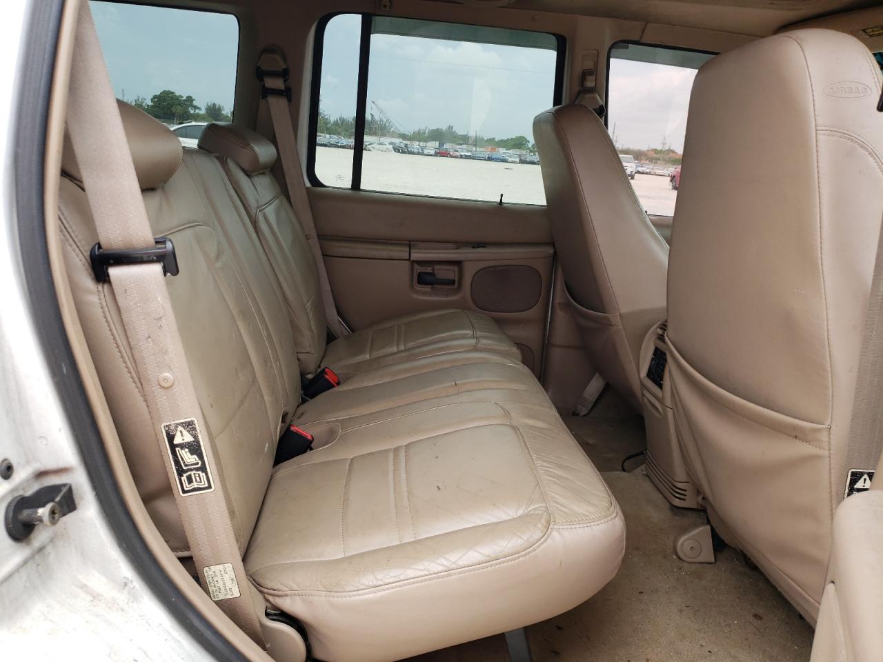 Photo 6 from auction – 2000 MERCURY MOUNTAINEE with VIN 4M2DU76E4YUJ23848