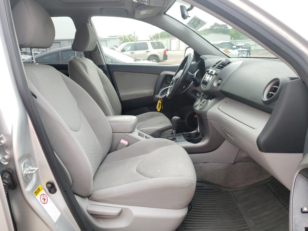 Photo 5 from auction – 2008 TOYOTA RAV4 LIMIT with VIN JTMBD31V485142505