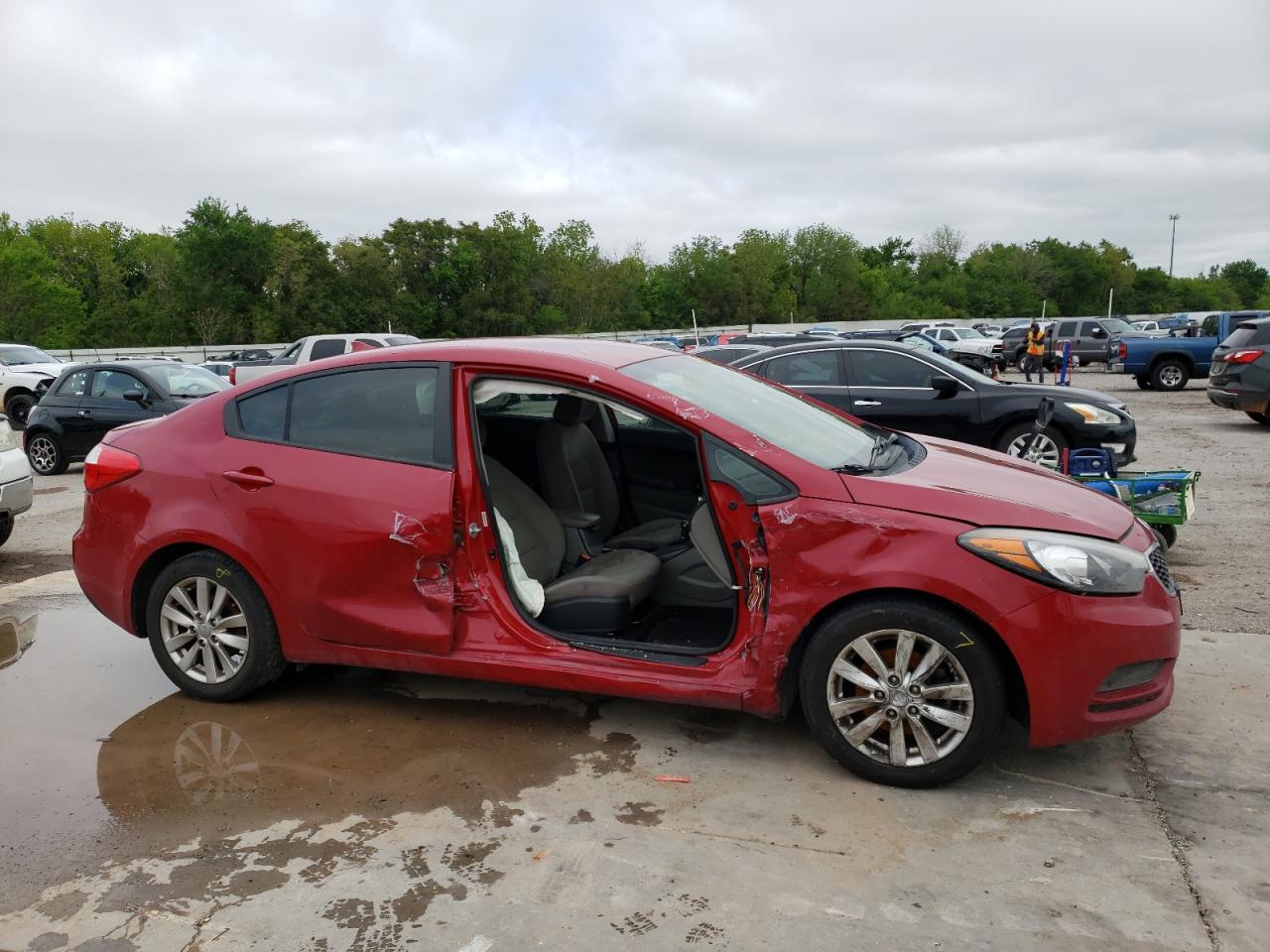 Photo 9 from auction – 2015 KIA FORTE LX with VIN KNAFX4A60F5367781