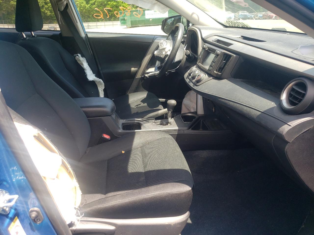 Photo 5 from auction – 2018 TOYOTA RAV4 LE with VIN 2T3ZFREVXJW508973