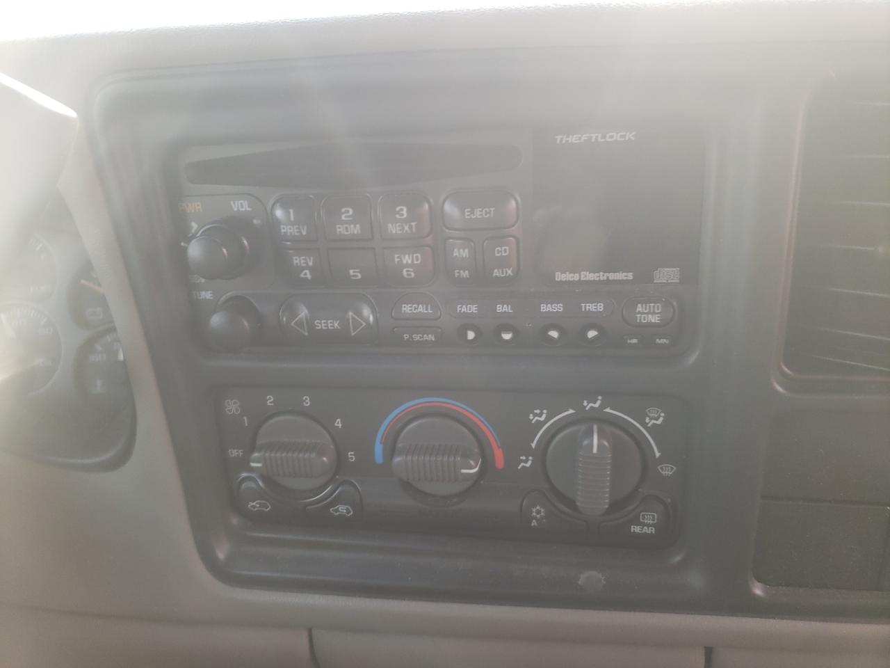 Photo 9 from auction – 2001 CHEVROLET 1500 with VIN 2GCEC19T611299838