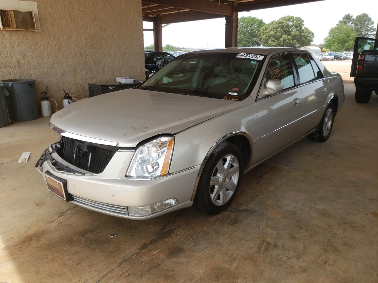 Photo 2 from auction – 2007 CADILLAC DTS with VIN 1G6KD57Y07U146992