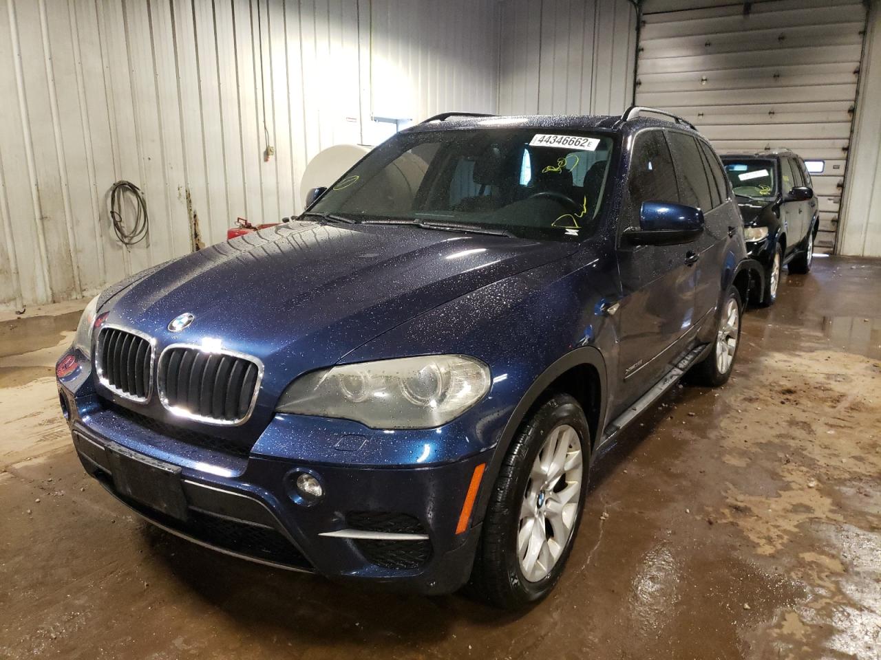 Photo 2 from auction – 2011 BMW X5 XDRIVE3 with VIN 5UXZV4C57BL404257