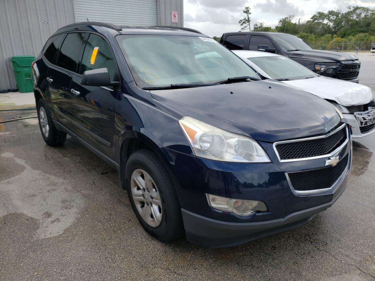 CHEVROLET TRAVERSE L 2011 with VIN 1GNKRFED5BJ407572 - Photo from auction