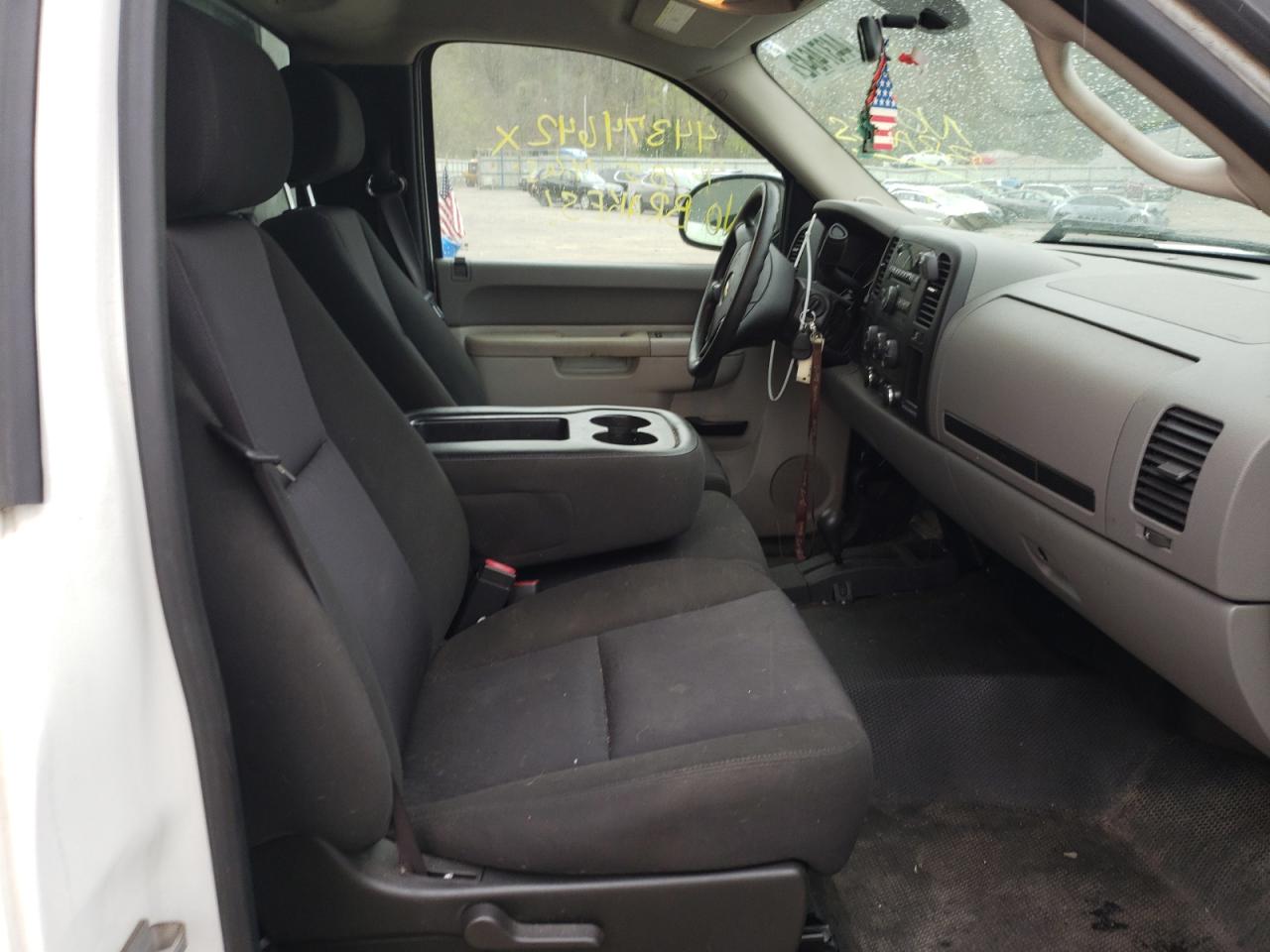 Photo 5 from auction – 2011 CHEVROLET SILVERADO with VIN 1GCNKPE00BF145167