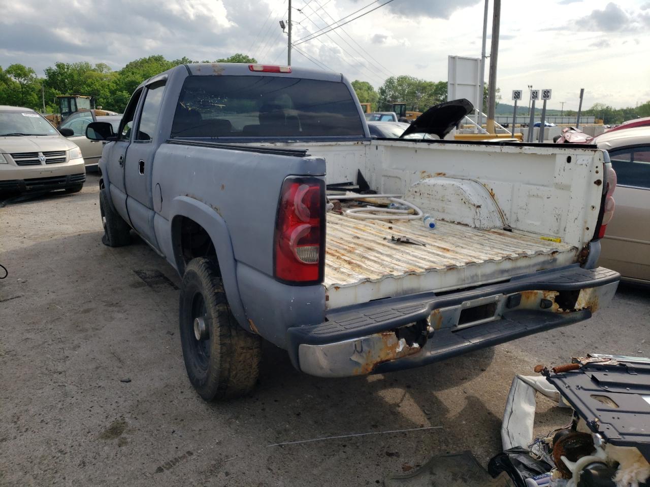 Photo 3 from auction – 2004 CHEVROLET SILVERADO with VIN 1GCHK23264F261464