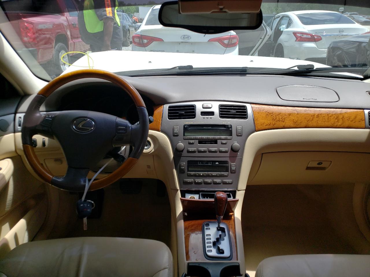 Photo 9 from auction – 2005 LEXUS ES 330 with VIN JTHBA30G255129015