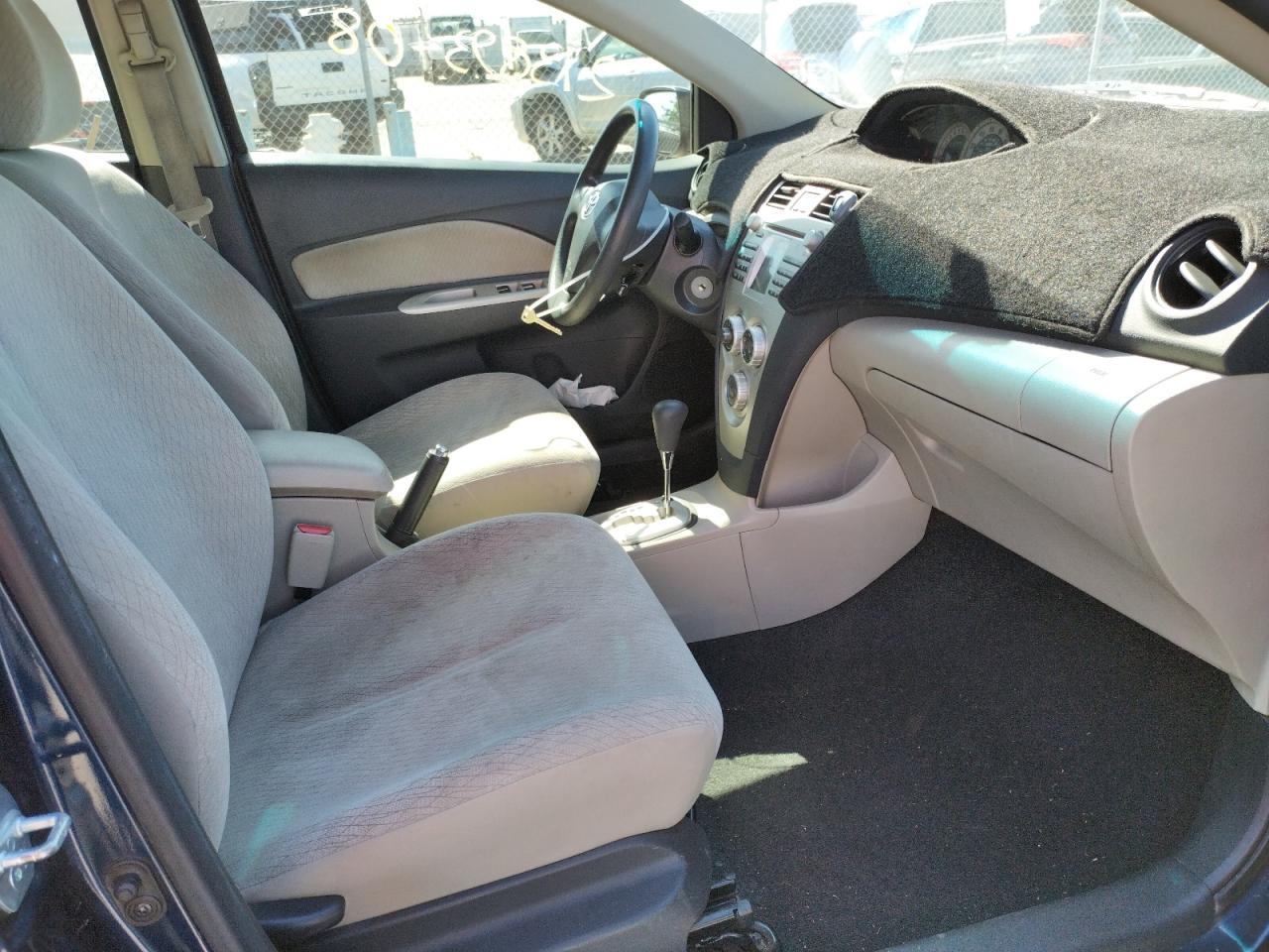 Photo 5 from auction – 2008 TOYOTA YARIS with VIN JTDBT923481218525