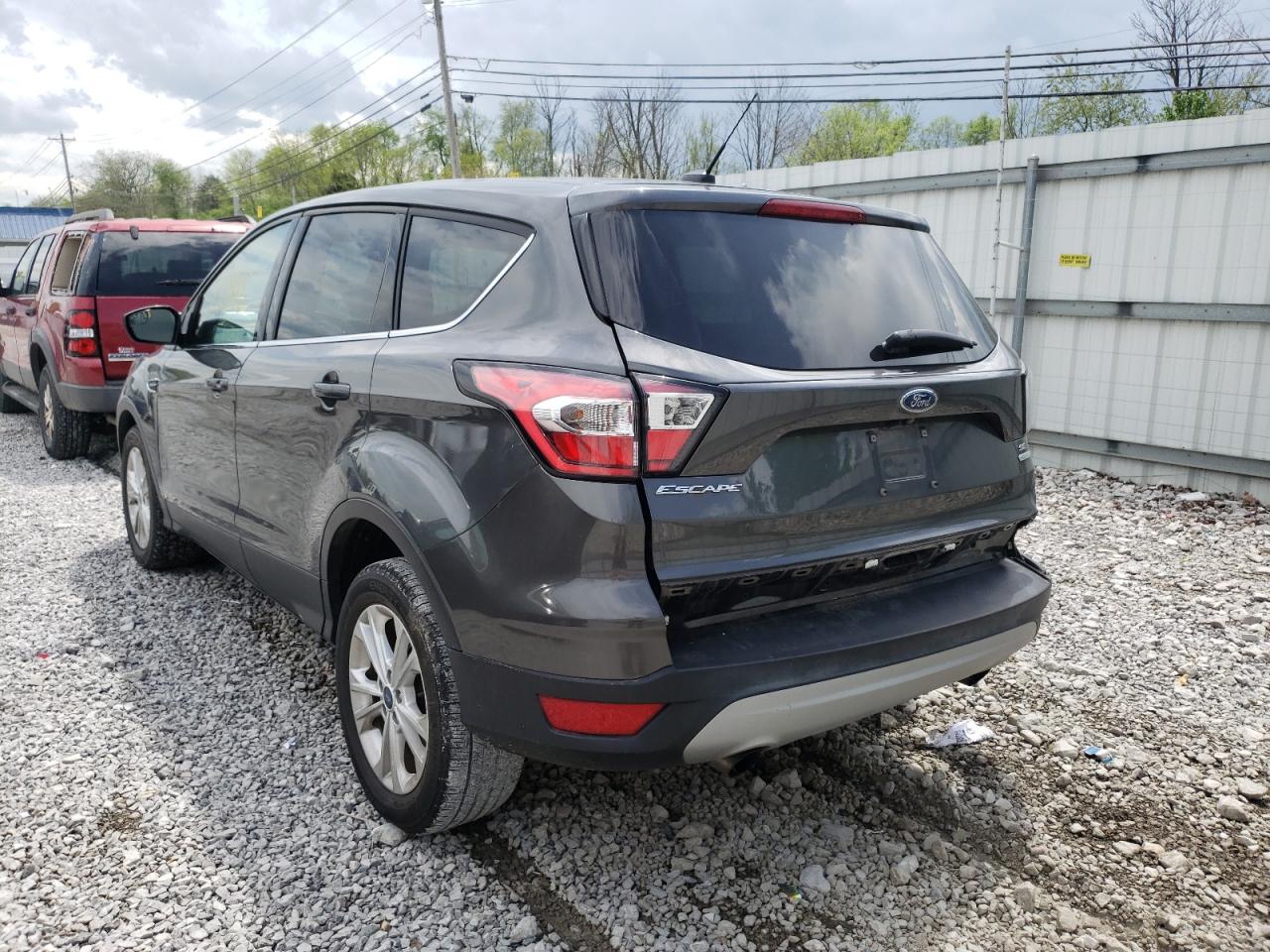 Photo 3 from auction – 2017 FORD ESCAPE SE with VIN 1FMCU0GD8HUC62701