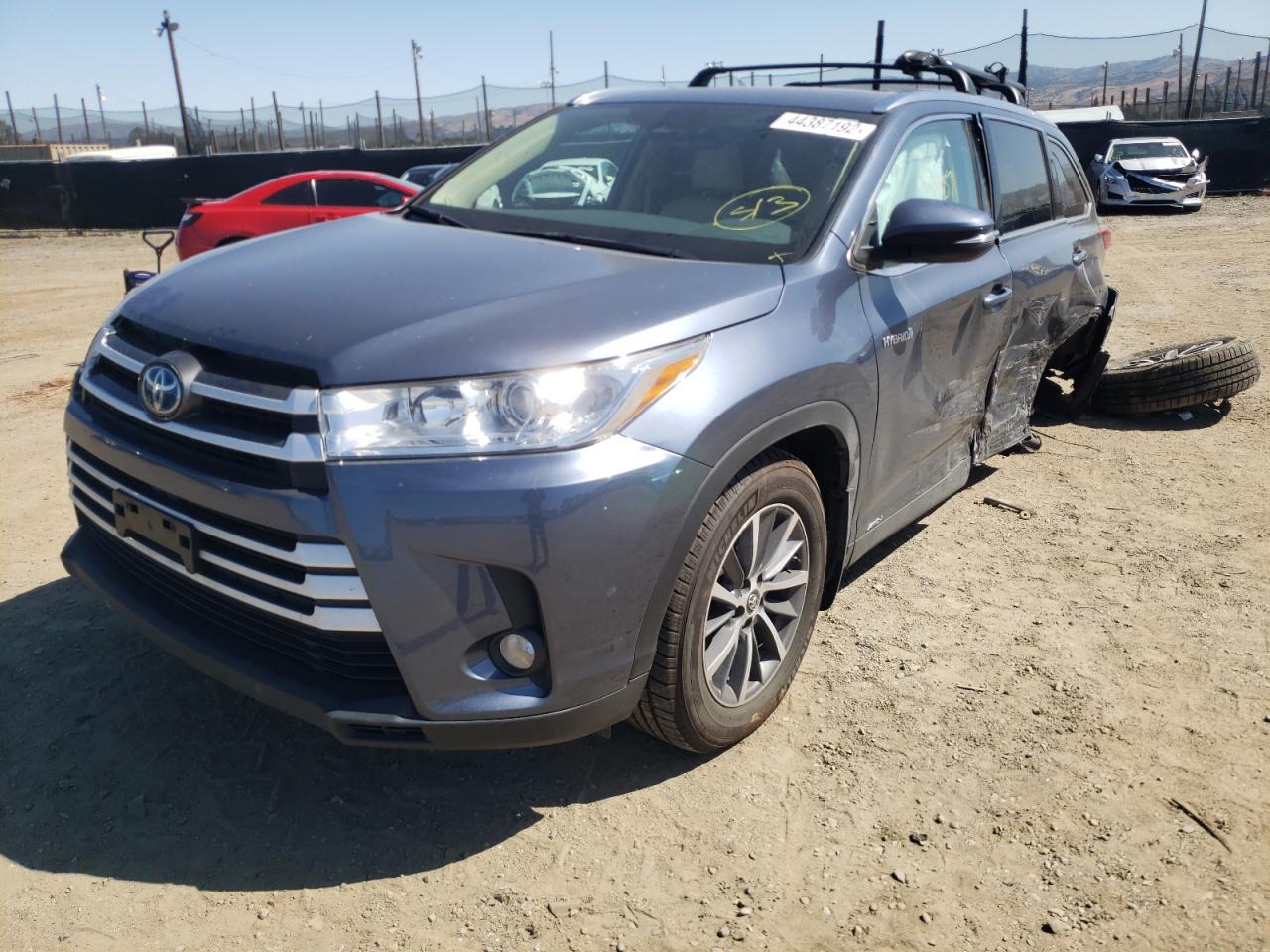 Photo 2 from auction – 2019 TOYOTA HIGHLANDER with VIN 5TDJGRFH8KS066992