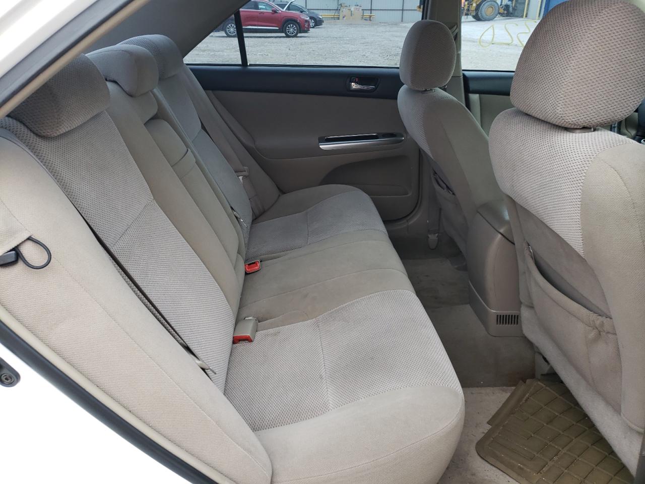Photo 6 from auction – 2005 TOYOTA CAMRY LE with VIN 4T1BE32K35U552209