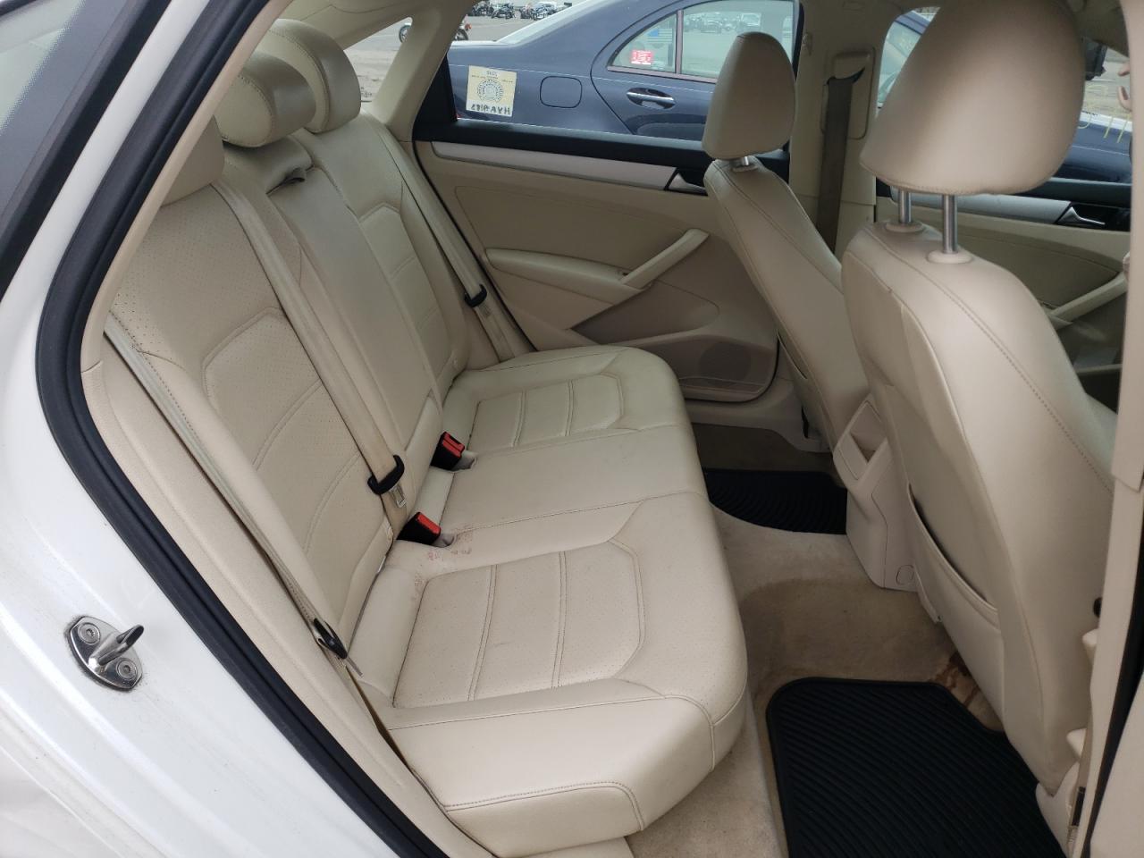 Photo 6 from auction – 2012 VOLKSWAGEN PASSAT SE with VIN 1VWBP7A30CC078428