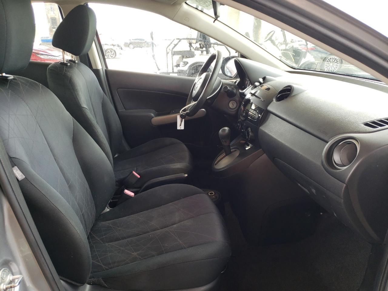 Photo 5 from auction – 2014 MAZDA MAZDA2 SPO with VIN JM1DE1KY2E0185431