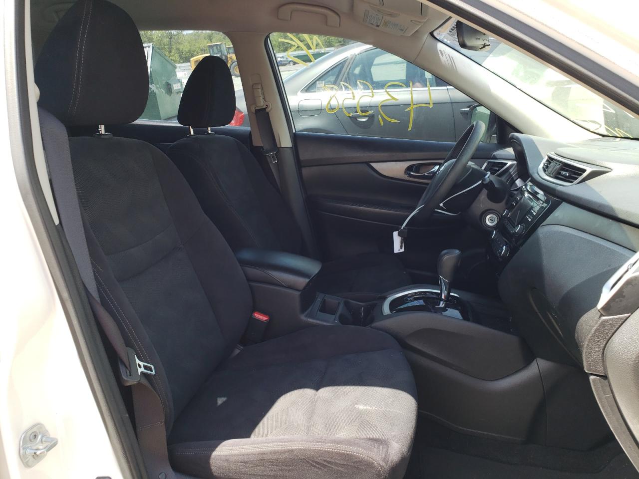 Photo 5 from auction – 2016 NISSAN ROGUE S with VIN JN8AT2MT9GW004992