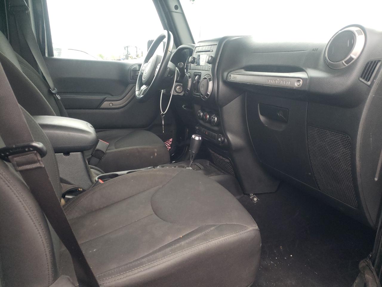 Photo 5 from auction – 2017 JEEP WRANGLER U with VIN 1C4BJWDG4HL698610