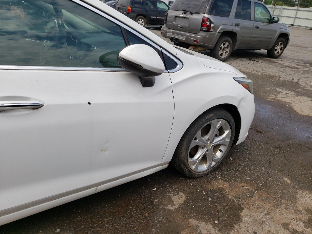 Photo 9 from auction – 2017 CHEVROLET CRUZE PREM with VIN 1G1BF5SM2H7190481