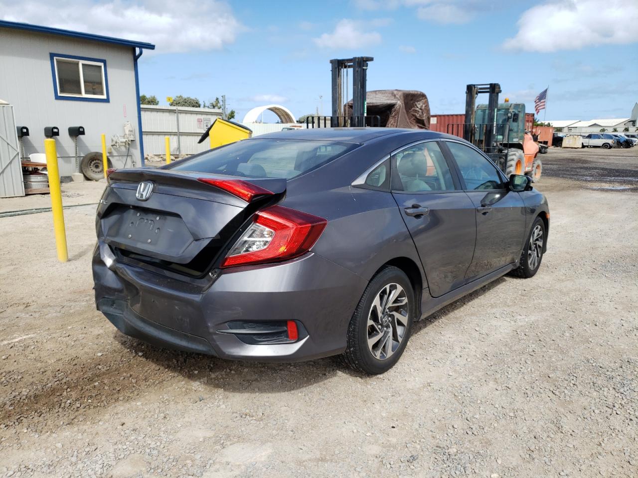 Zdjęcie 4 z aukcji – 2016 HONDA CIVIC EX z VIN 2HGFC2F76GH567399