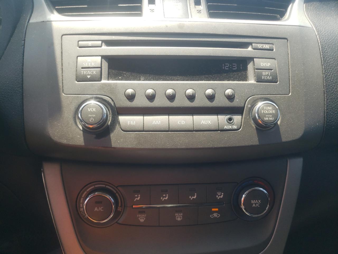 Photo 9 from auction – 2014 NISSAN SENTRA S with VIN 3N1AB7AP1EY265965